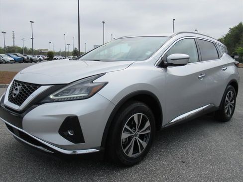 Used 2023 Nissan Murano SV FWD image 3