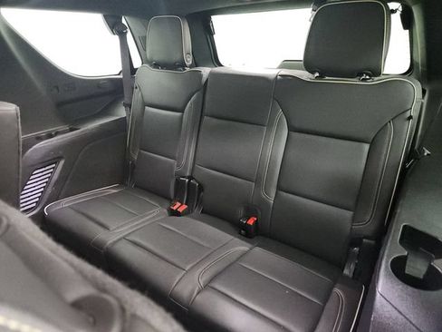 Used 2024 GMC Yukon SLT AWD/4WD image 35