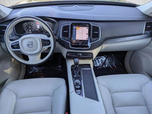 Used 2020 Volvo XC90 T5 Momentum w/ Protection Package Premier image 18