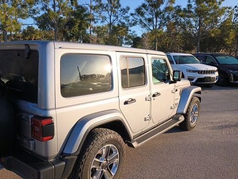 Used 2020 Jeep Wrangler Unlimited Sahara image 5