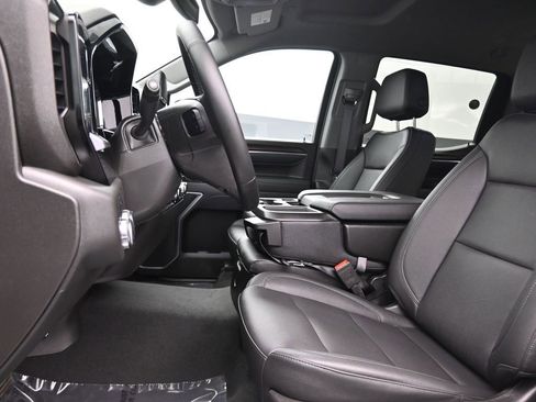 Used 2025 GMC Sierra 1500 SLT image 16