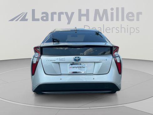 Used 2017 Toyota Prius Three FWD image 4