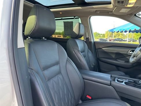 Used 2023 Nissan Rogue Platinum AWD/4WD image 24