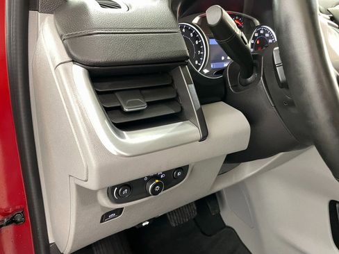 Used 2024 GMC Terrain SLT image 25