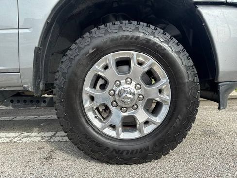Used 2024 RAM 2500 Laramie AWD/4WD image 9