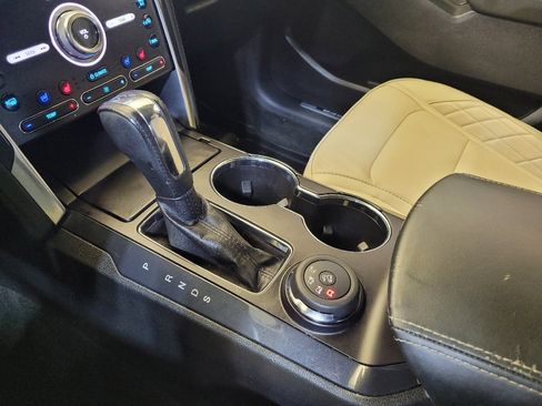 Used 2017 Ford Explorer Platinum image 26