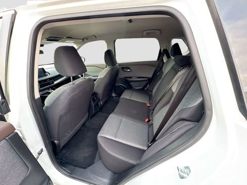 Used 2023 Nissan Rogue SV image 19