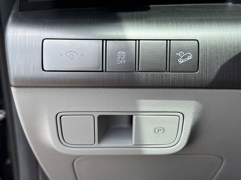 Used 2024 Hyundai Kona SEL FWD image 40