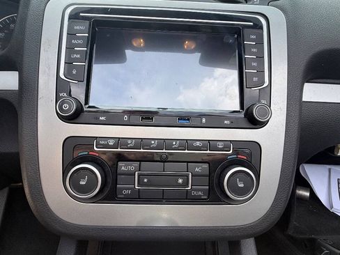 Used 2012 Volkswagen Eos Komfort FWD image 56