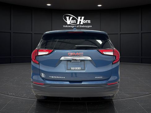 Used 2024 GMC Terrain SLE w/ Fleet Convenience Package AWD/4WD image 6
