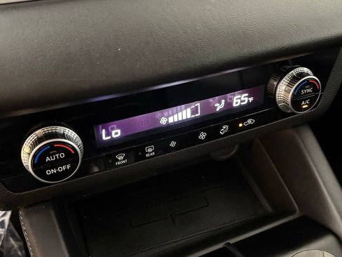 Used 2022 Mitsubishi Outlander ES image 25