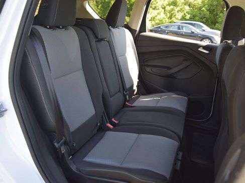 Used 2017 Ford Escape SE FWD image 8