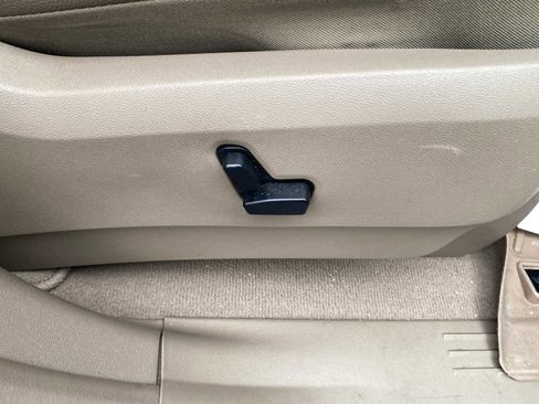 Used 2012 Chrysler Town & Country Touring-L w/ Entertainment Group #2 image 31