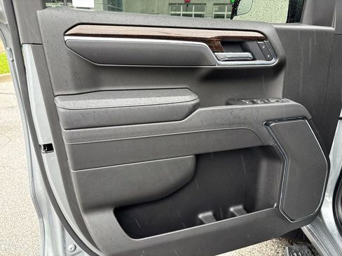 Used 2025 GMC Sierra 1500 Elevation AWD/4WD image 8