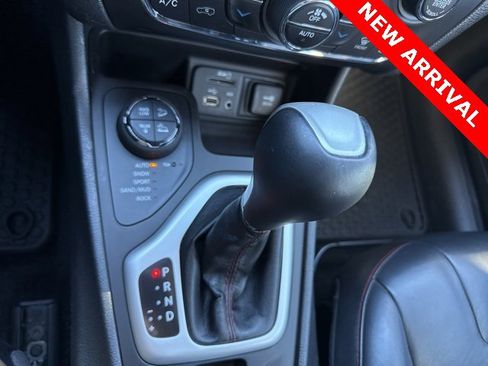 Used 2014 Jeep Cherokee Trailhawk w/ Comfort/Convenience Group image 16