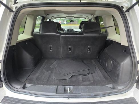 Used 2014 Jeep Patriot Limited w/ Sun/Sound Group image 16