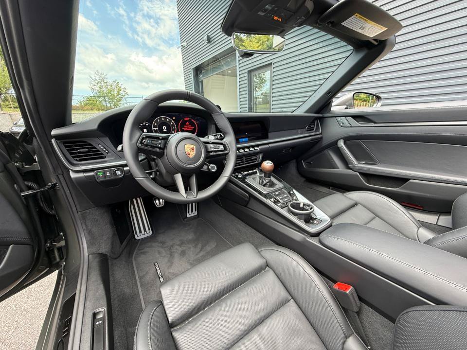 Certified 2026 Porsche 911 Carrera T RWD image 4