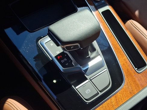 Used 2024 Audi Q5 e Premium Plus image 16