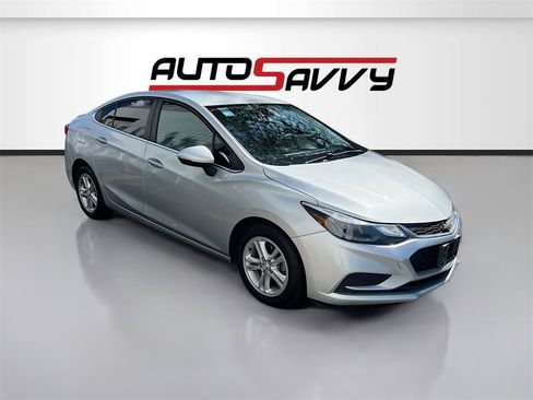 Used 2018 Chevrolet Cruze LT image 1