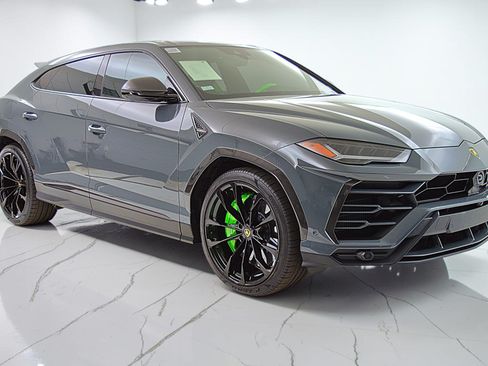 Used 2022 Lamborghini Urus AWD/4WD image 12
