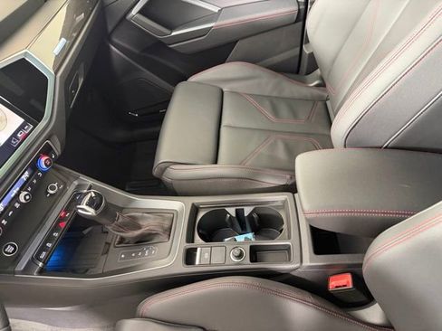 Used 2025 Audi Q3 2.0T Premium Plus w/ Premium Plus Package image 17