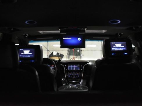 Used 2016 Cadillac Escalade Platinum AWD/4WD image 25