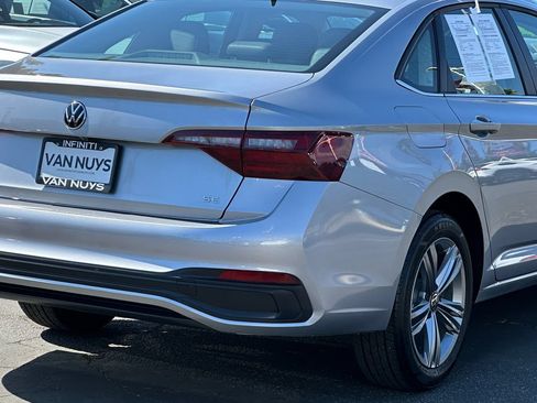 Used 2024 Volkswagen Jetta SE FWD image 8