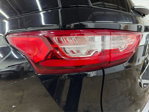 Used 2018 Chevrolet Traverse LT FWD image 43