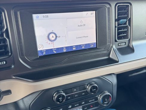 Used 2022 Ford Bronco Wildtrak image 18