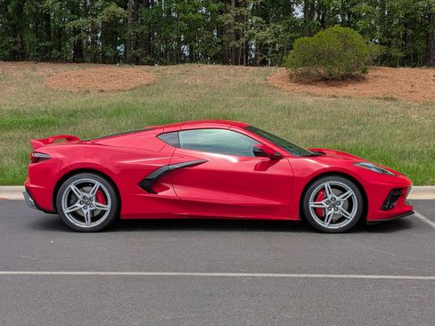 Used 2021 Chevrolet Corvette Stingray Premium Cpe w/ Z51 Performance Package RWD image 24