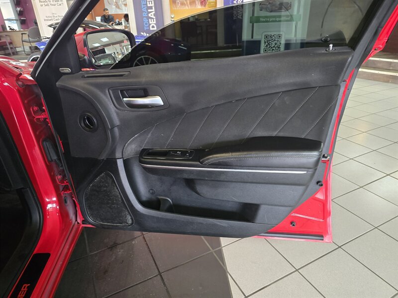 Used 2018 Dodge Charger R/T RWD image 13