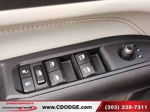 Used 2025 Jeep Compass Limited AWD/4WD image 16