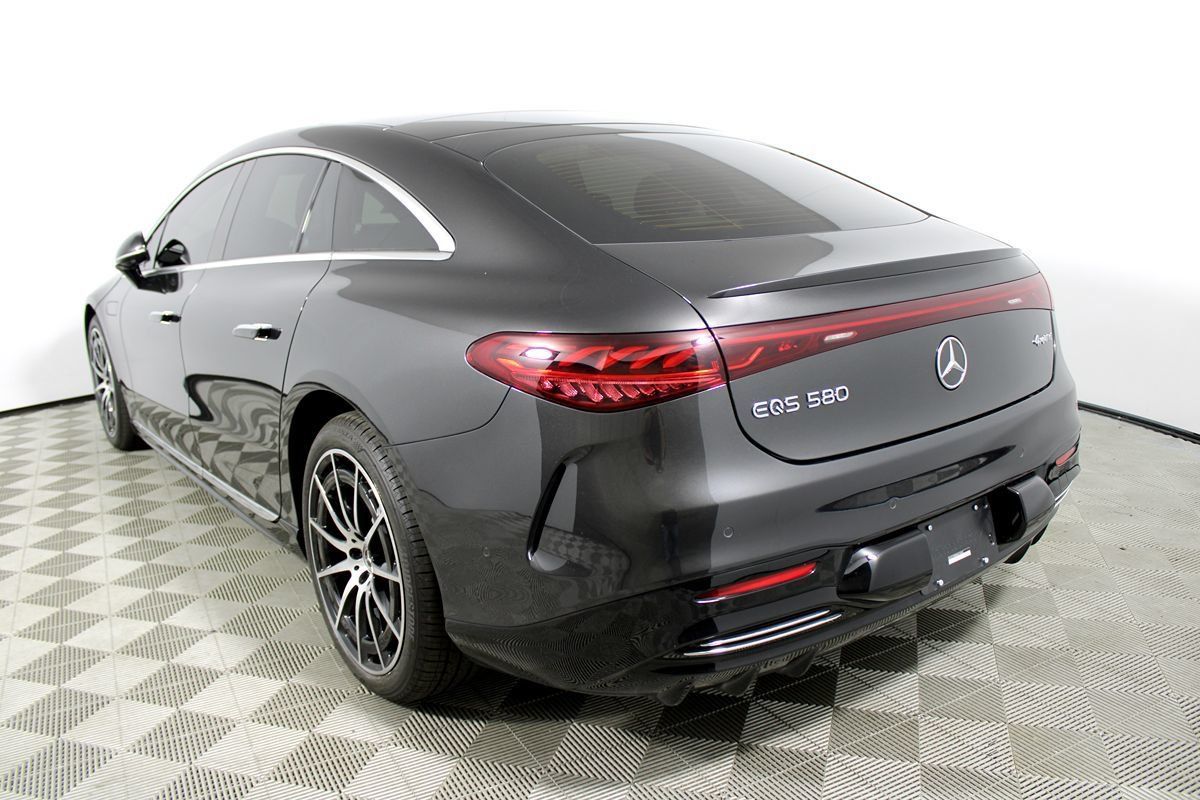 Used 2022 Mercedes-Benz EQS 580 4MATIC Sedan image 38
