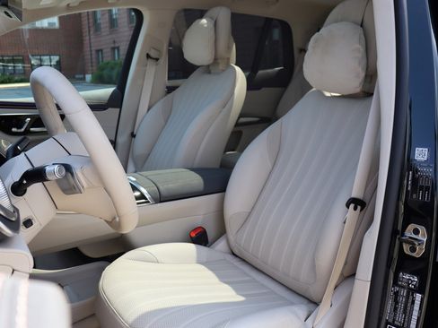 Used 2023 Mercedes-Benz EQS 450+ 4MATIC SUV w/ Pinnacle Trim Package image 12