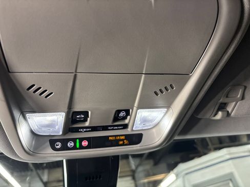 Used 2024 Chevrolet Equinox LT image 32