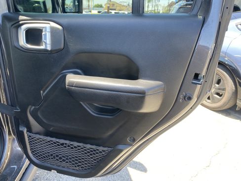 Used 2022 Jeep Gladiator Sport AWD/4WD image 27