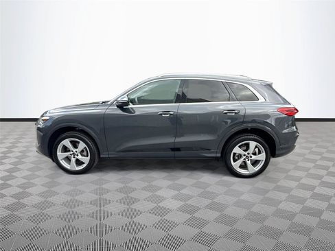 Certified 2025 Audi Q5 Premium w/ Premium Plus AWD/4WD image 4