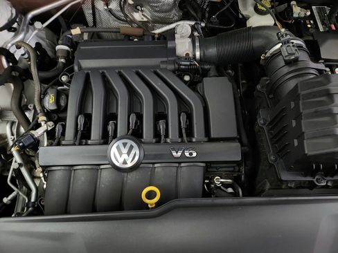 Used 2022 Volkswagen Atlas Cross Sport SE AWD/4WD image 40