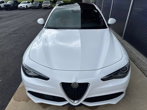 Used 2022 Alfa Romeo Giulia Ti AWD/4WD image 9