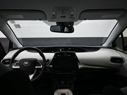 Used 2018 Toyota Prius Three image 27