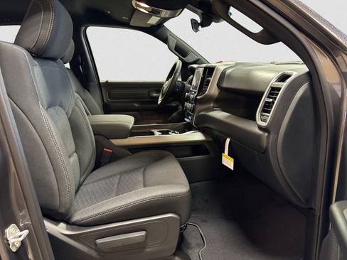 New 2026 RAM 1500 Express AWD/4WD image 16