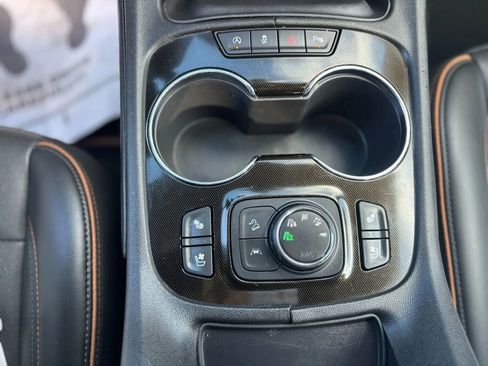 Used 2022 GMC Acadia AT4 w/ Technology Package image 16