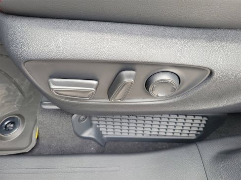 New 2026 Toyota Sienna XSE image 18