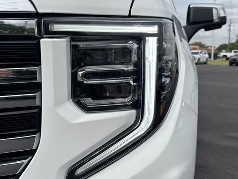 Used 2025 GMC Sierra 1500 SLT AWD/4WD image 11