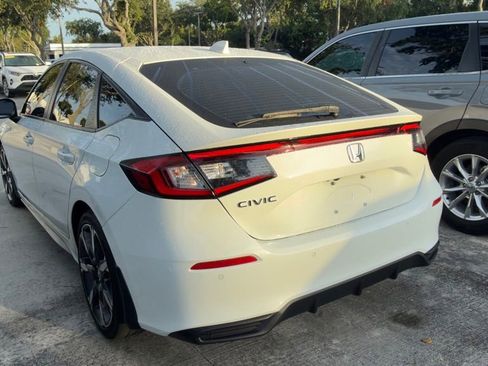 Used 2025 Honda Civic Sport Touring image 3