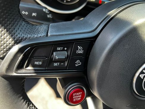 Used 2020 Alfa Romeo Stelvio Ti w/ Active Blind Spot Package AWD/4WD image 30