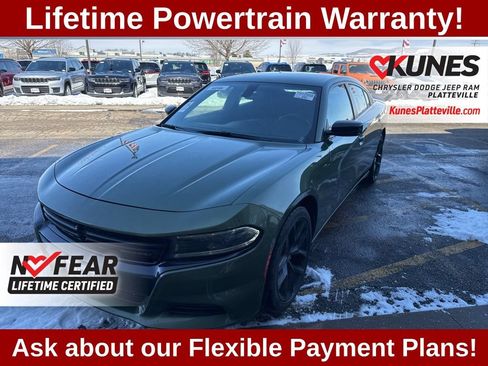 Used 2022 Dodge Charger SXT w/ Blacktop Package RWD image 19