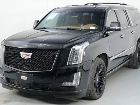 Used 2017 Cadillac Escalade ESV Platinum image 49