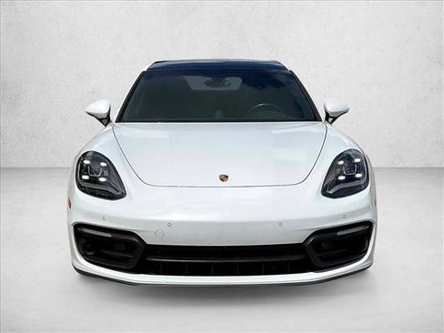 Used 2023 Porsche Panamera image 3