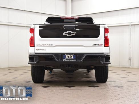 Used 2025 Chevrolet Silverado 1500 ZR2 w/ Technology Package AWD/4WD image 7